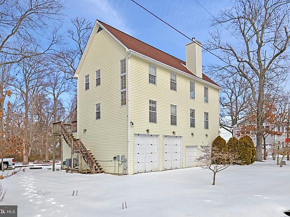 3rd image of 850 Walnut Ave