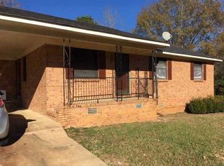 401 Blossom Ln, Bolivar, TN 38008