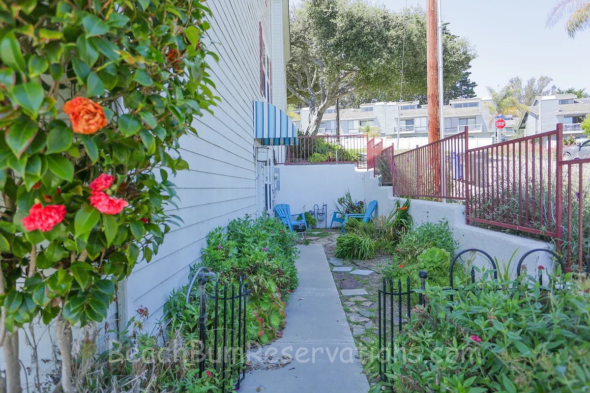 Outside Entry - 484 Stimson Ave