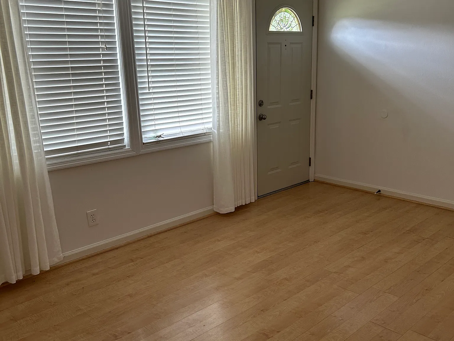 2 bed, 1100 sqft, $1,850 — Photo 4