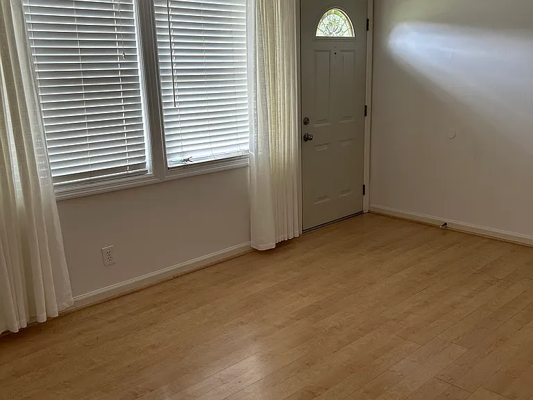 4732 Maryland Ave — Photo 4