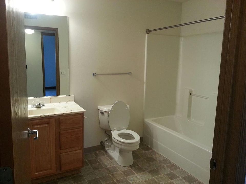 1st image of 943 S Gilbert St APT 21