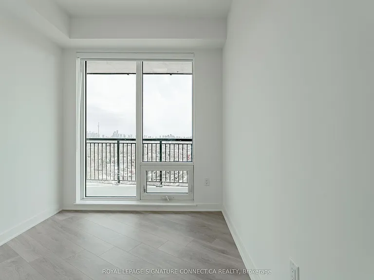 1185 Dupont St #1307 — Photo 13