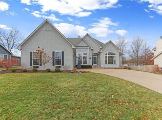 5130 SW Royal Tern Point, Lees Summit, MO 64082