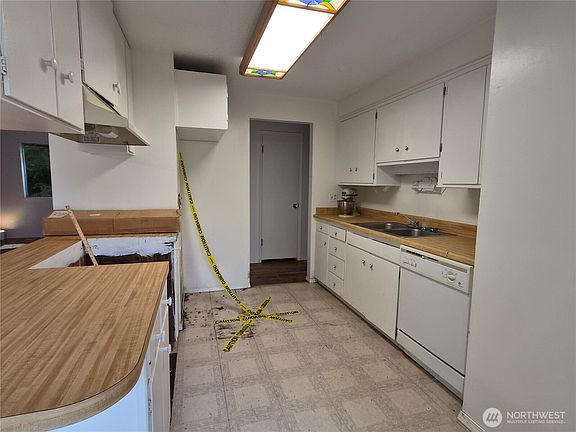 5th image of 9838 S 210th Place