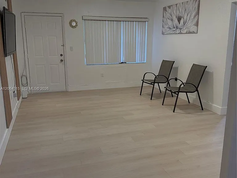 3660 SW 10th St #7A — Photo 3
