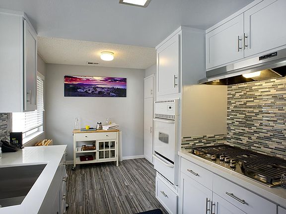 4th image of 965 Seaside Ct