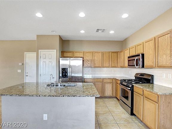 4th image of 5074 Gilleran Ave