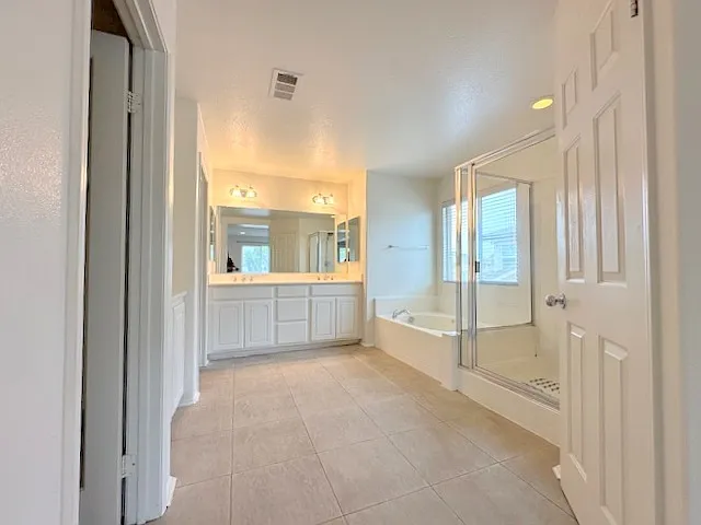 13883 Ellis Park Trail, Eastvale CA 928 — Photo 2