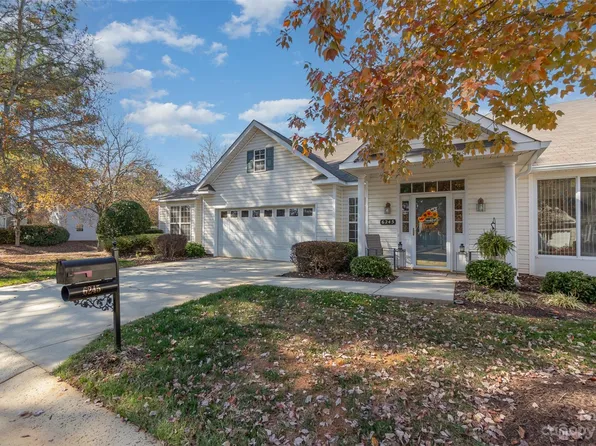 6245 Half Dome Dr, Charlotte, NC 28269
