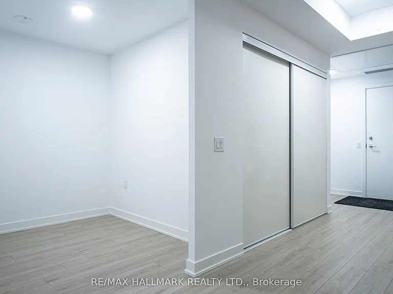 7439 Kingston Rd #219A — Photo 4
