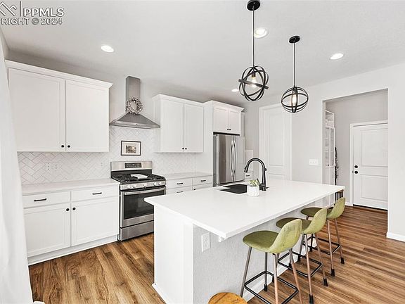3rd image of 2732 Admer Dr