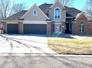 15 Sir Henry Dr, Columbus, MS 39705