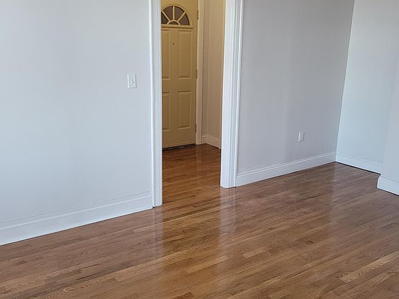 5th image of 6769 78th St APT 3R