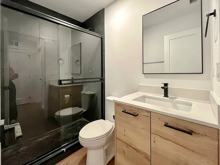 3710 N Kenmore Ave #1 — Photo 5