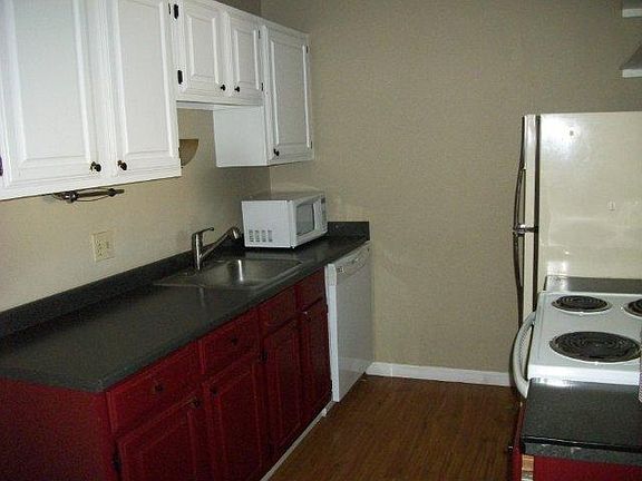 2nd image of 1061 W Beaver Creek Blvd #N303
