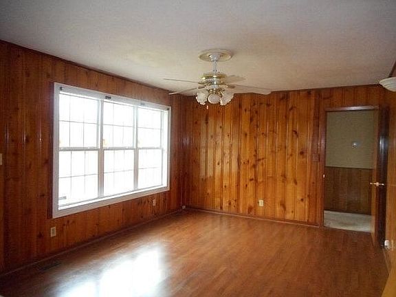 3rd image of 74 N Moody Dr