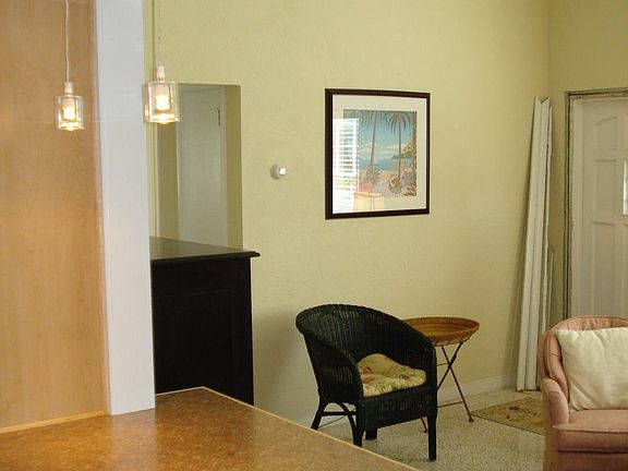 3rd image of 3251 La Paloma Ave
