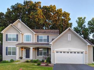 2025 Padua Dr, Elgin, IL 60123