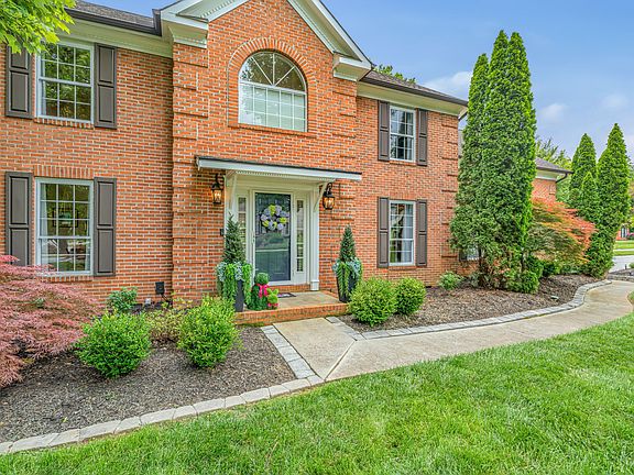3rd image of 1226 Harrington Dr