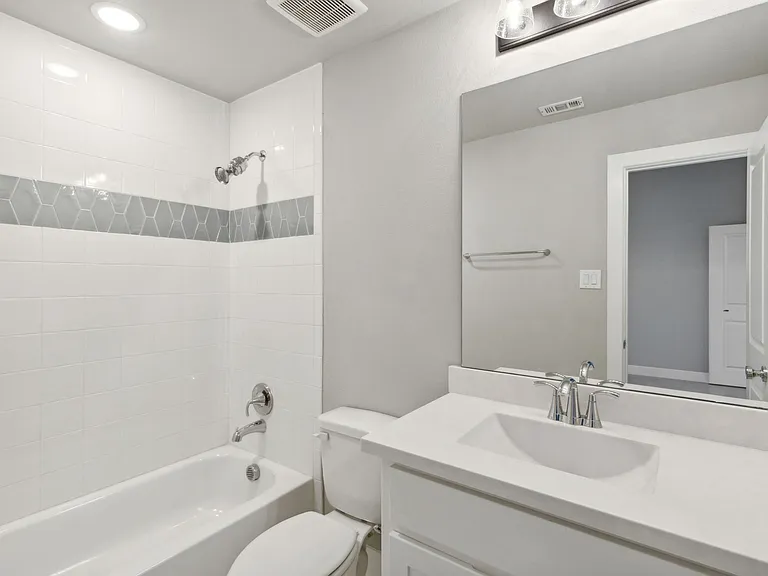 4131 Sandhills Ln — Photo 33