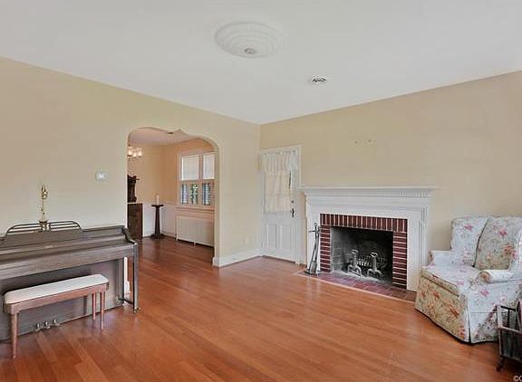 2nd image of 1730 Wilmington Ave