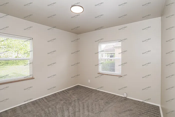 1008 Edgetree Ln — Photo 11