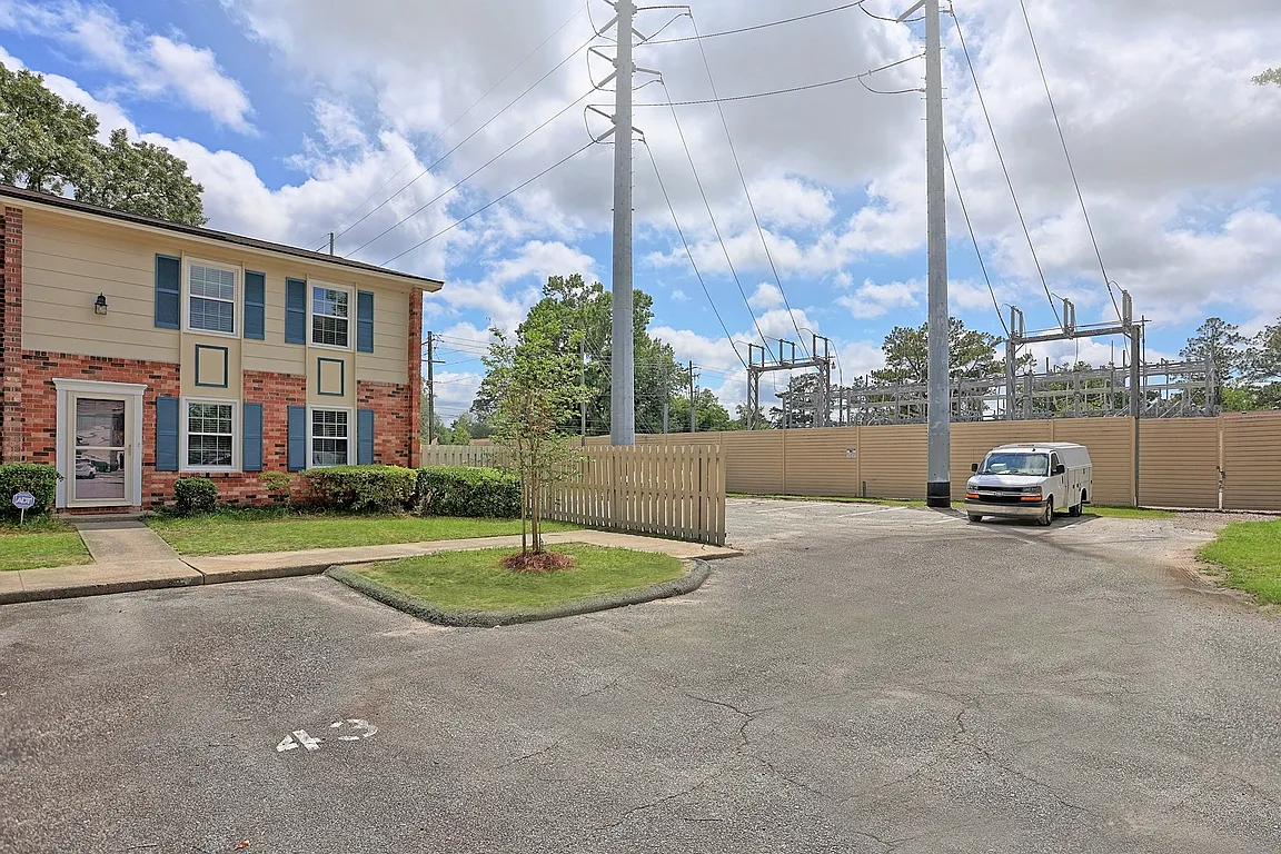 3 bed, 2.5 bath, 1536 sqft, $2,800 — Photo 3
