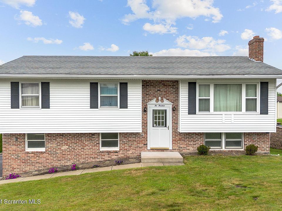 1st image of 213 Leach Hill Rd
