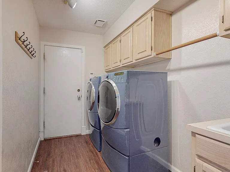 13612 Vic Rd NE — Photo 37