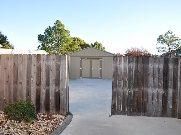 4th image of 209 Wildrose Dr