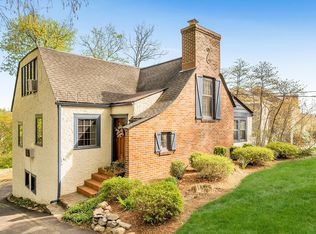 33 Hillside Ave, Pleasantville, NY 10570