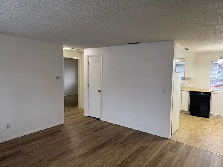 121 Edith Cir — Photo 17