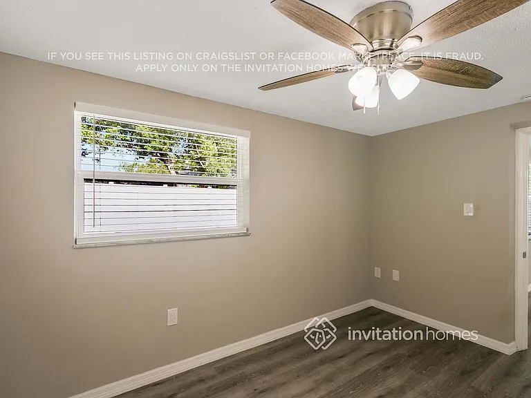 10821 Manchester Rd — Photo 23