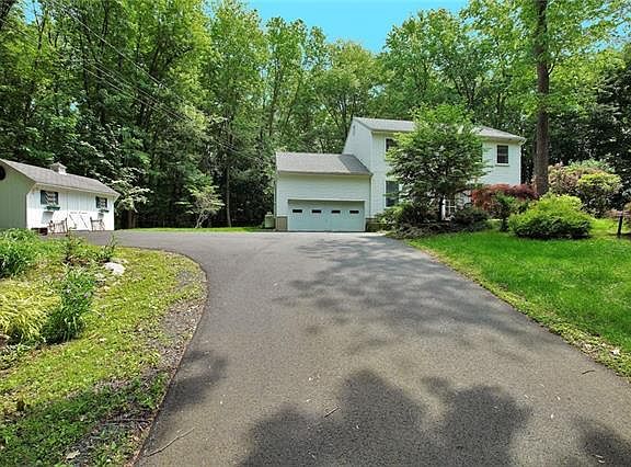 2nd image of 122 Sycamore Dr