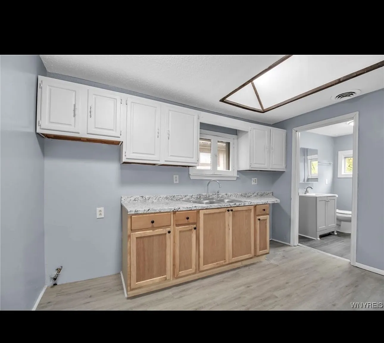 2 bed, 850 sqft, $1,200 — Photo 1