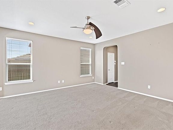 4th image of 117 Carrington St