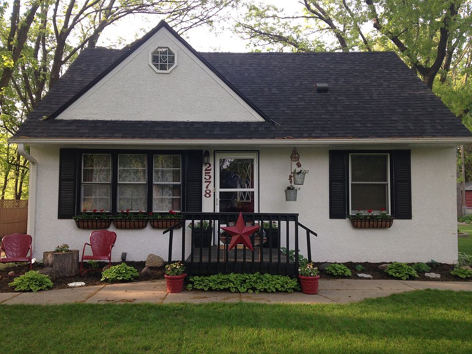 1st image of 2578 Eastman Dr NE