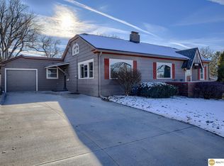 5851 Pine St, Omaha, NE 68106