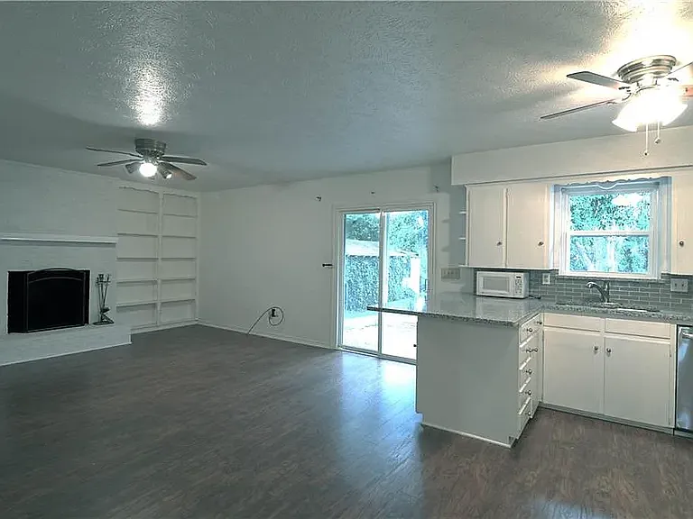8315 Lullwater Dr — Photo 11