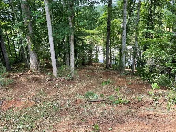 352 E Settings Blvd NW #90, Valdese, NC 28690