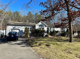 9 Tarkill Rd, Ridge, NY 11961