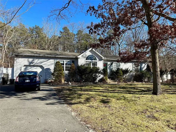 9 Tarkill Road, Ridge, NY 11961
