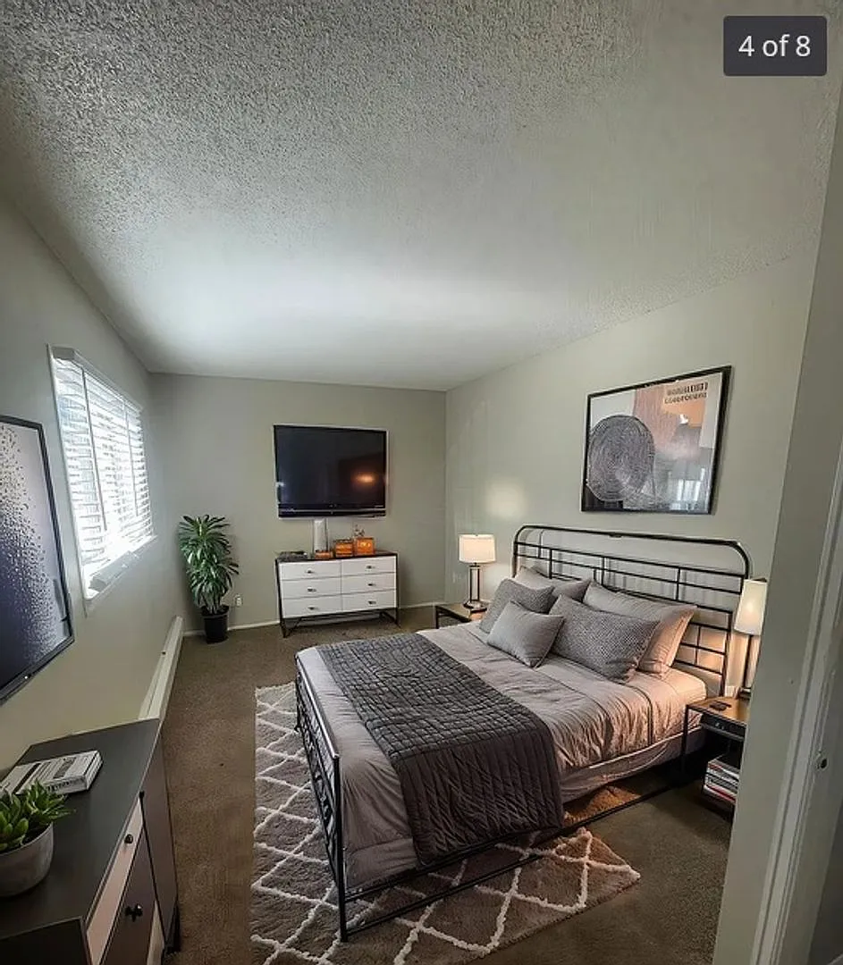 Westwind Apartments — Photo 4
