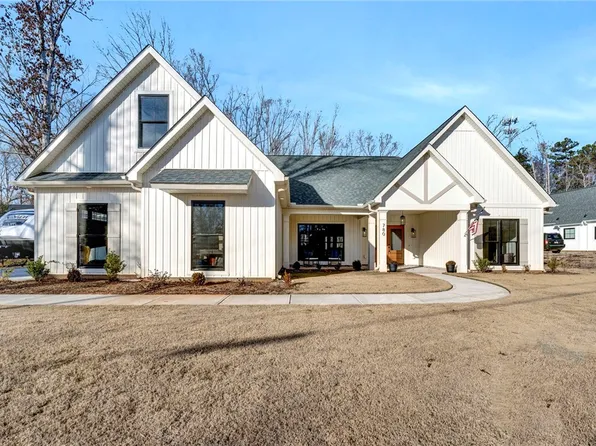 780 Madden Bridge Road, Central, SC 29630
