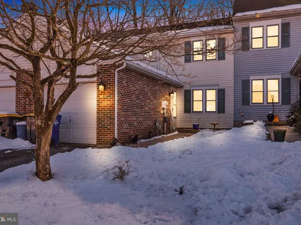 251 S 4th St, Womelsdorf, PA 19567