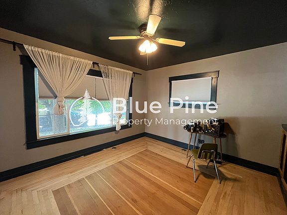 3rd image of 542 K St