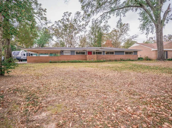 405 Hillside St, Kilgore, TX 75662