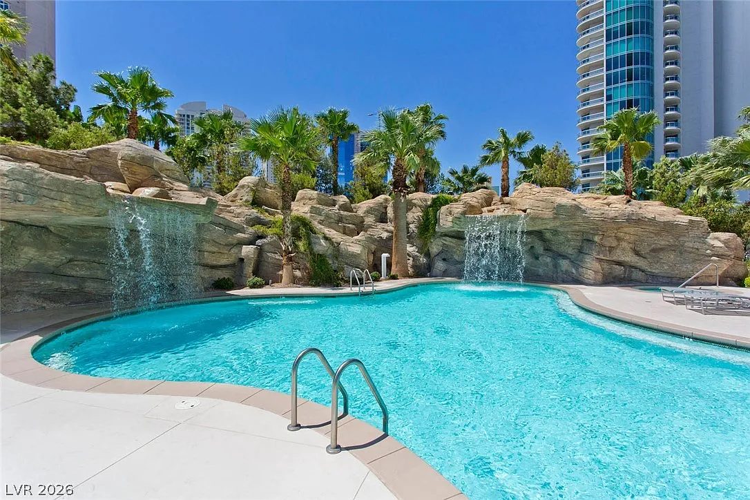 1 bed, 1.5 bath, 814 sqft, $2,250 — Photo 1