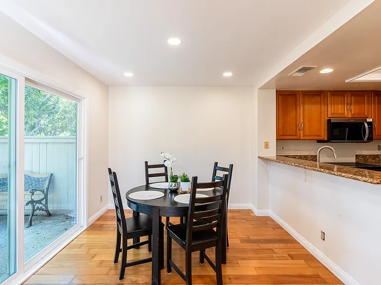 227 Stanford Ct — Photo 6